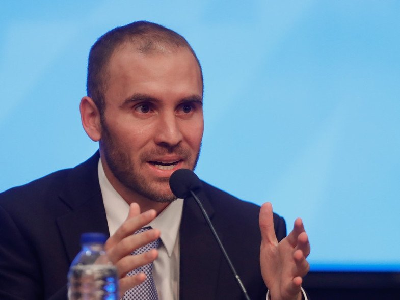 Default : Argentina posterga pagos en dólares pendientes de este año