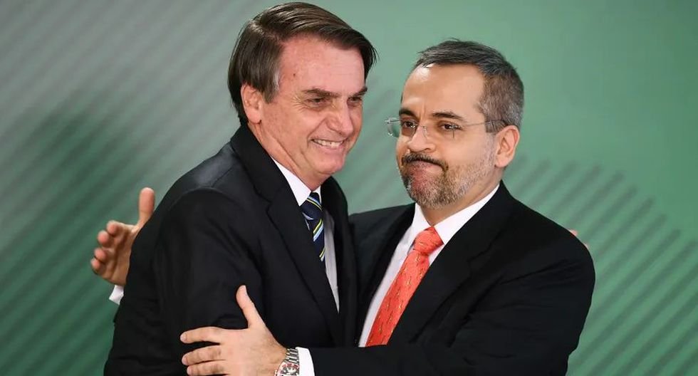 Renuncio el polémico ministro de Educación de Bolsonaro