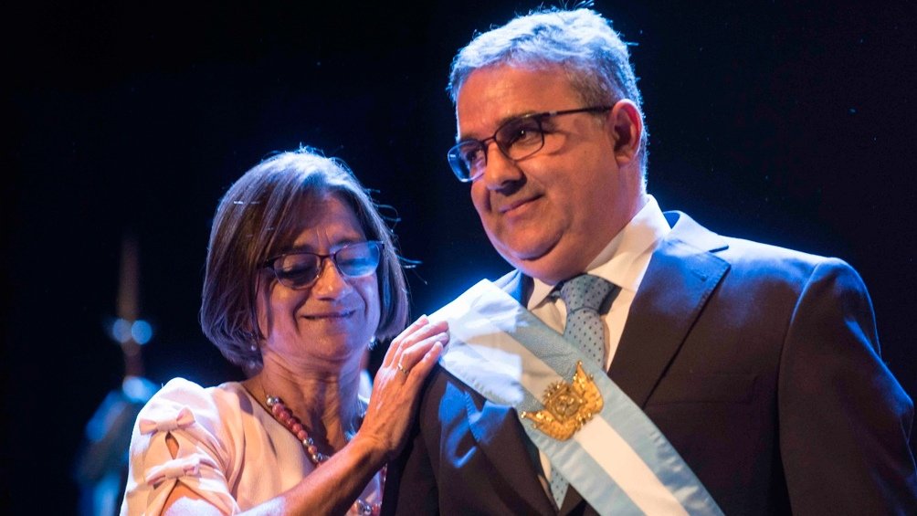 Nuestra extraña pasión por buscar internas
