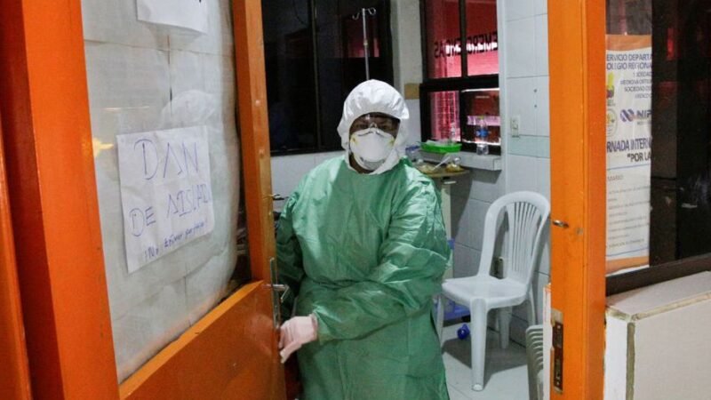 Bolivia: cerraron varios de sus hospitales por falta de insumos y el incremento de contagios