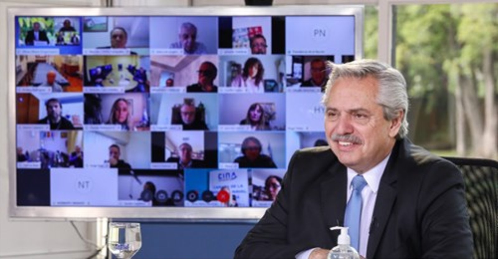 El presidente encabeza un tele conferencia con gobernadores y se espera que hable sobre la demanda de Rodríguez Larreta
