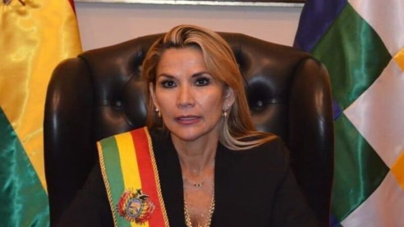 Jeanine Añez, presidenta de Bolivia, tiene coronavirus