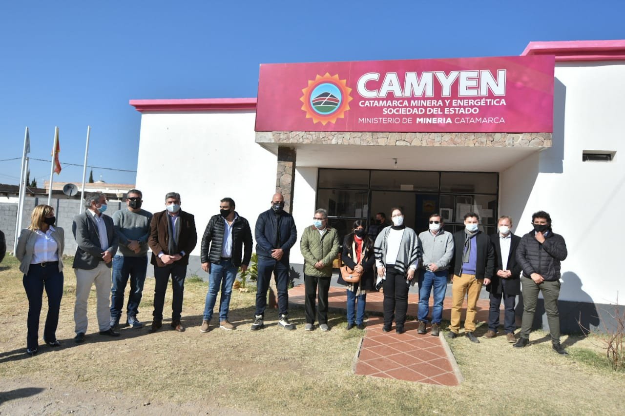 Raúl Jalil puso en funciones el nuevo CAPE andalgalense y las oficinas de la empresa CAMYEN