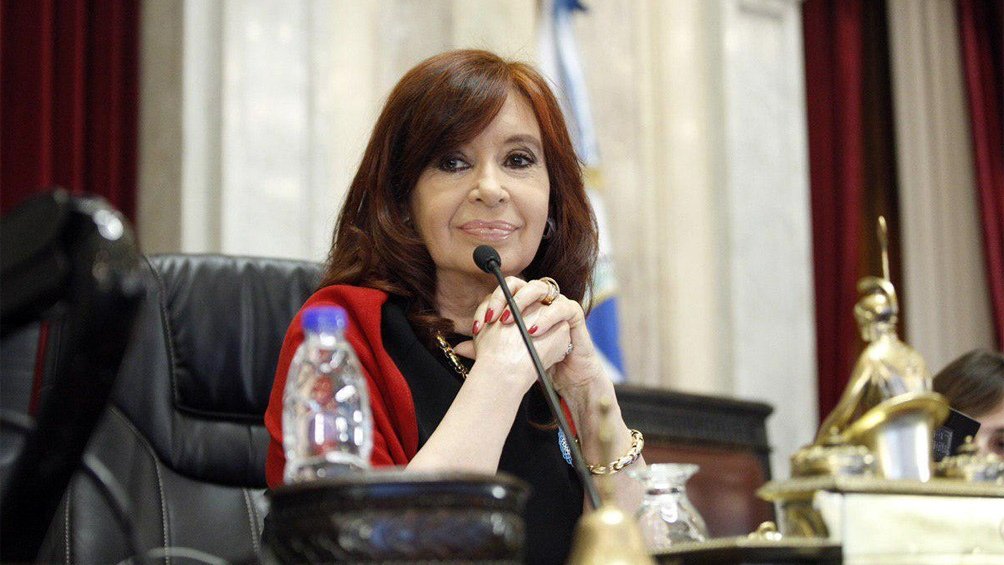 CFK: «El país todavía se debe una verdadera reforma judicial»