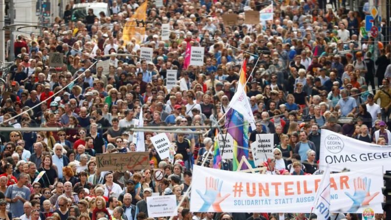 Berlin: con una multitudinaria marcha, manifestantes pidieron por el fin de la cuarentena