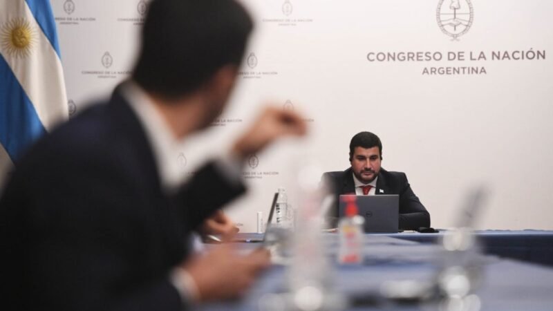 El Gobierno busca el aval  de la bicameral del Congreso al DNU que regula los servicios de la telecomunicaciones