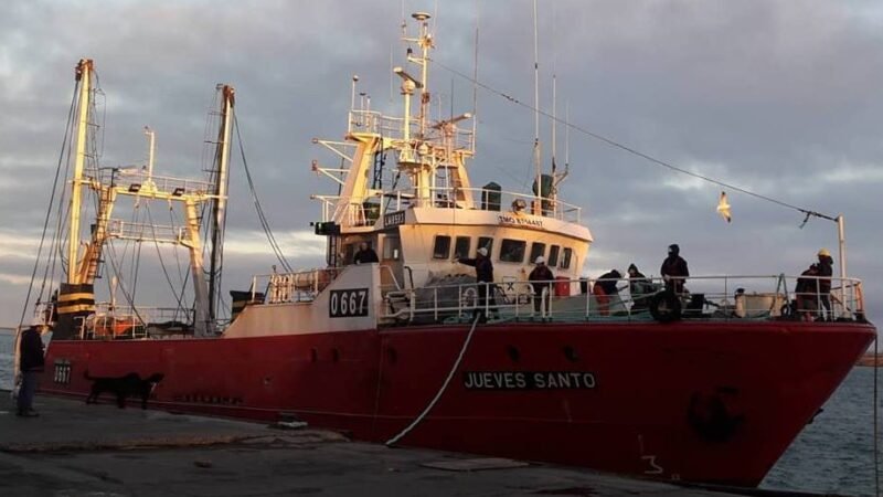 Santa Cruz: anclo un pesquero con 29 tripulantes contagiados de cornavirus