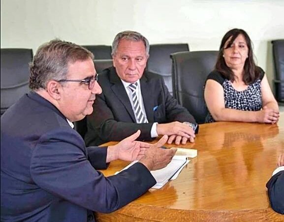 El equipo de gobierno se reunió con legisladores para discutir obras e inversiones