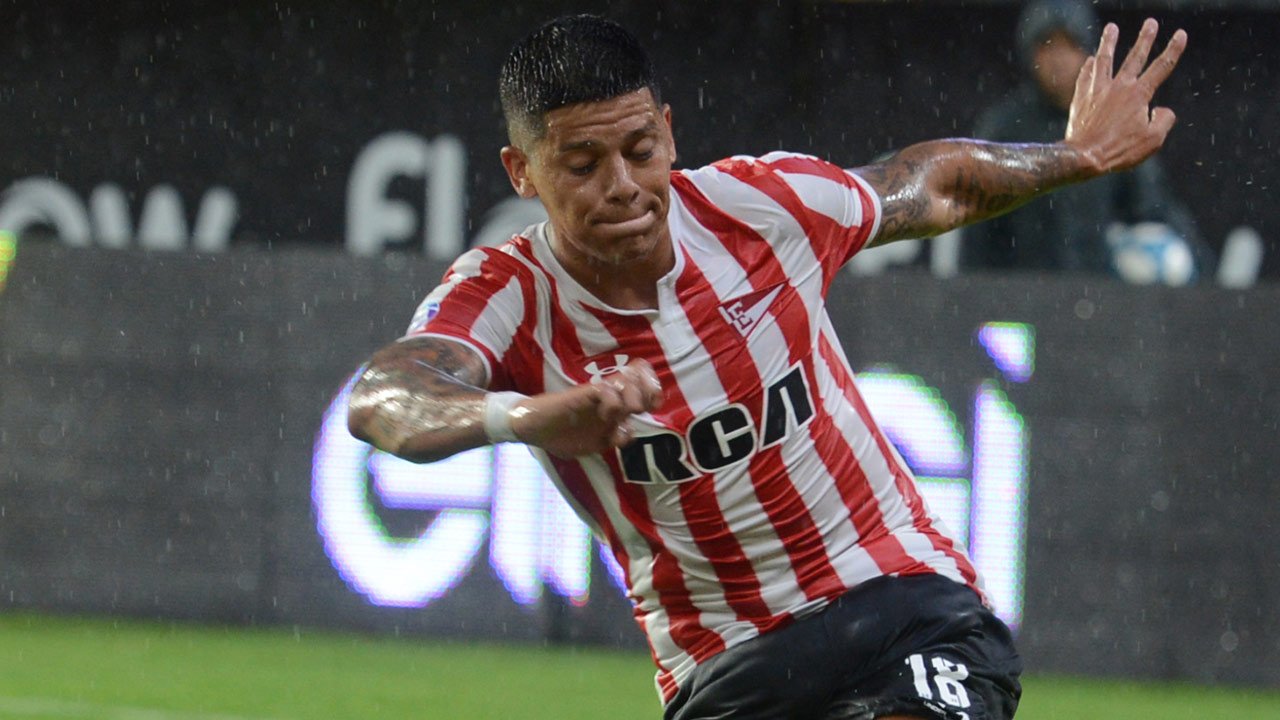 Rojo presiona para quedarse en el «Pincha»