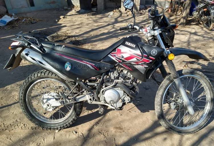 Aprehenden a un joven sospechado de ilícitos y secuestran una motocicleta