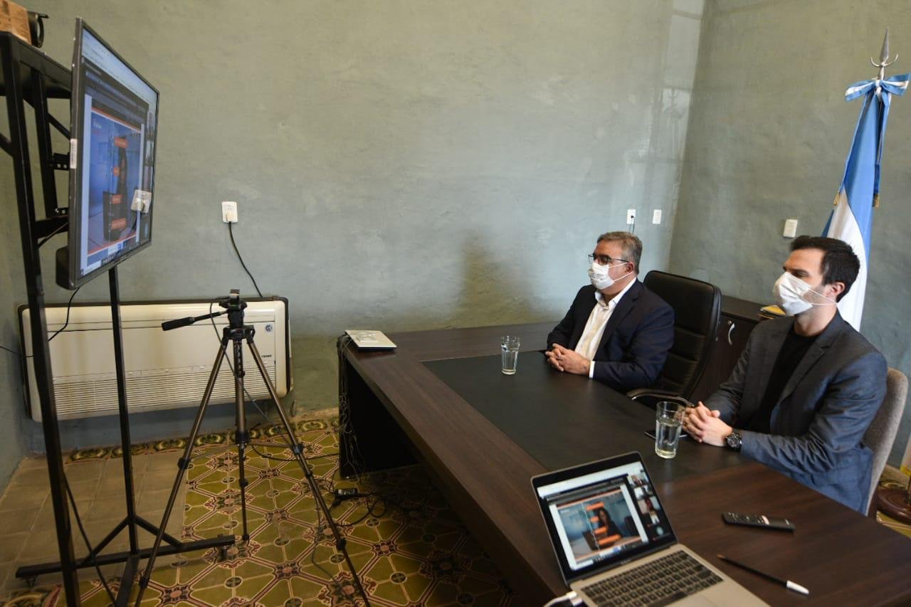 Jalil dialogó con empresa de software para generar trabajo