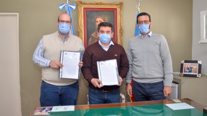 Ferreyra firmó convenio con Aguas Catamarca