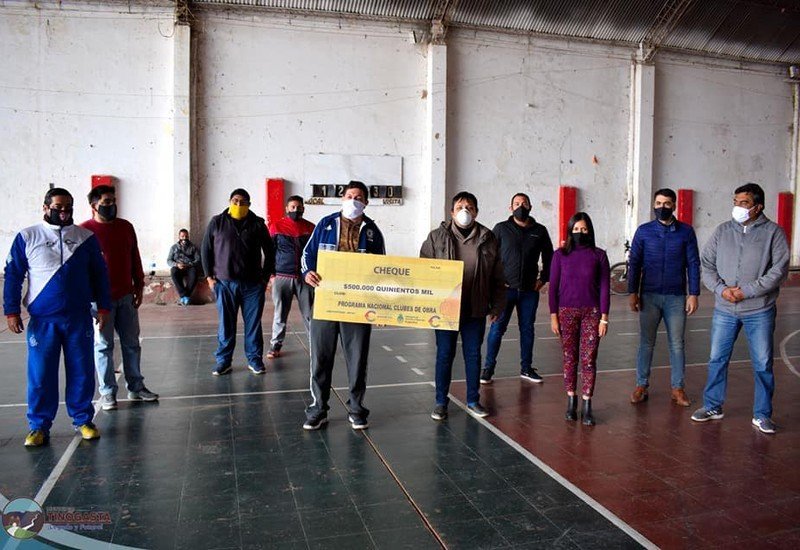 Visita y aportes para clubes de Tinogasta