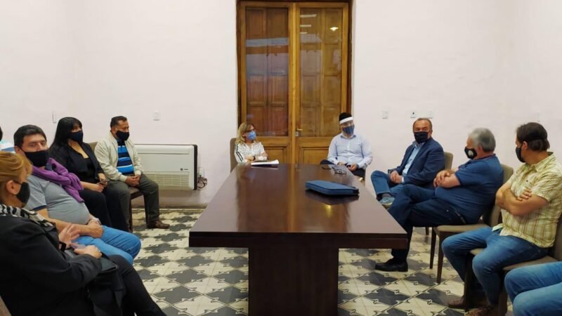 El Gobierno inició la ronda de diálogo con los gremios