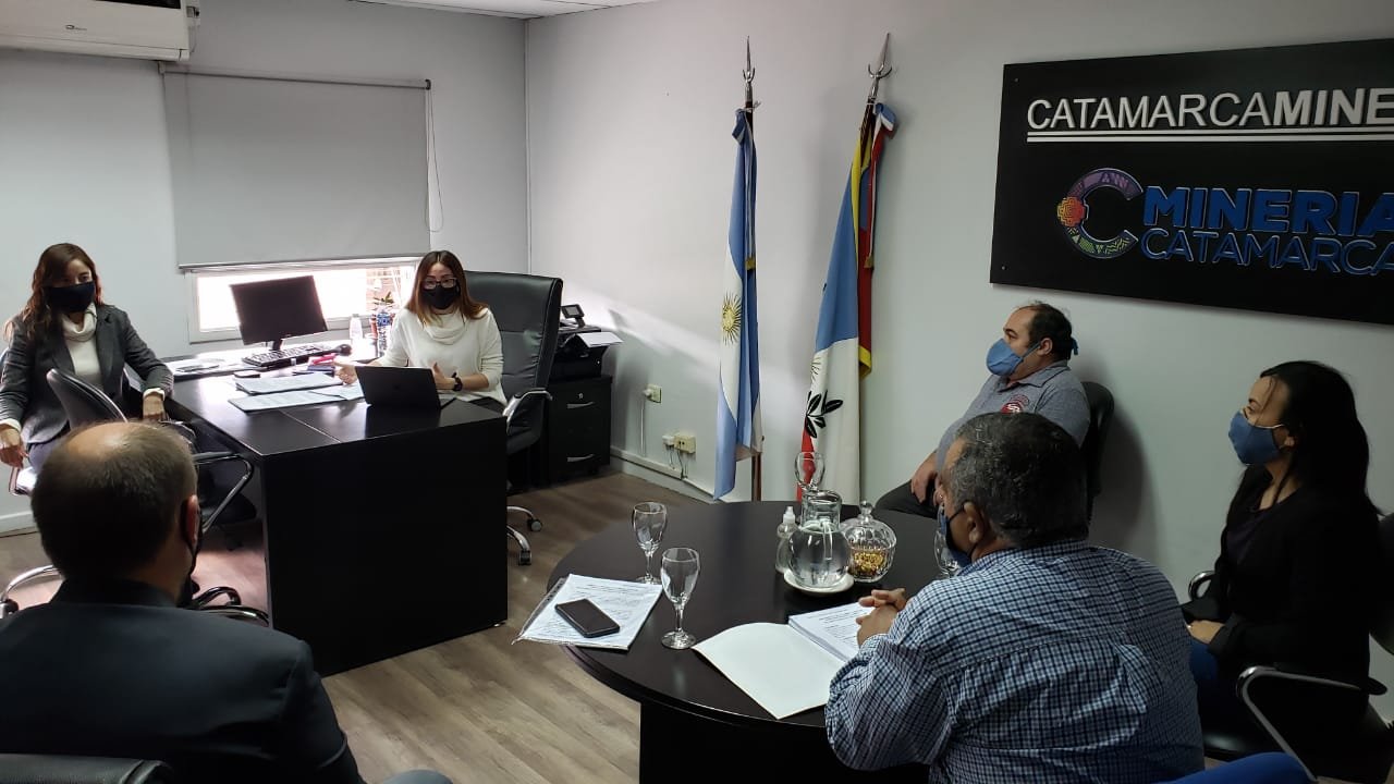 Fernanda Ávila se reunió con representantes de la Facultad de Tecnología