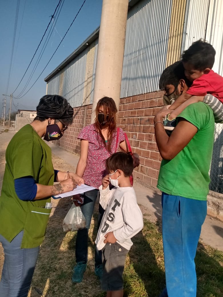 Operativo sanitario en asentamientos barriales de la Capital