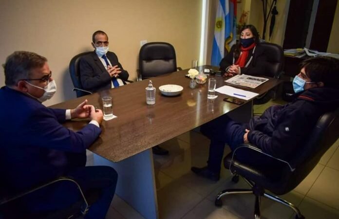 Raúl Jalil visitó la cámara baja