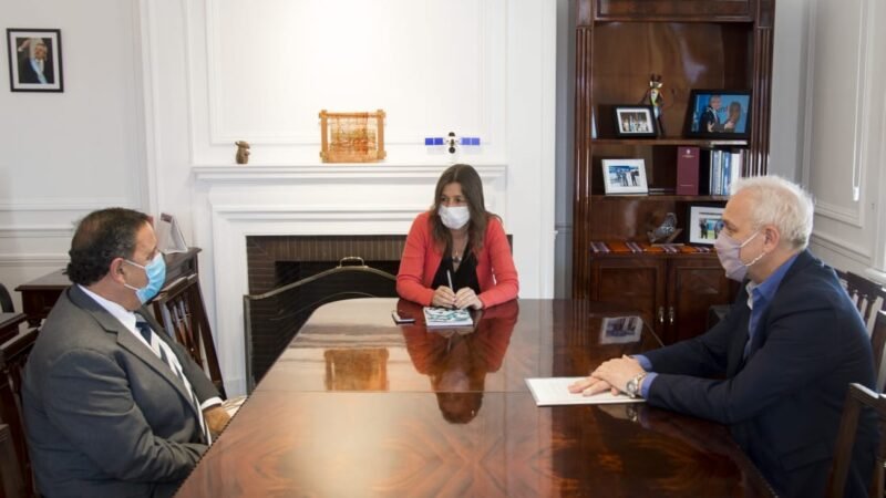 La ministra Frederic junto al gobernador de La Rioja, Ricardo Quintela