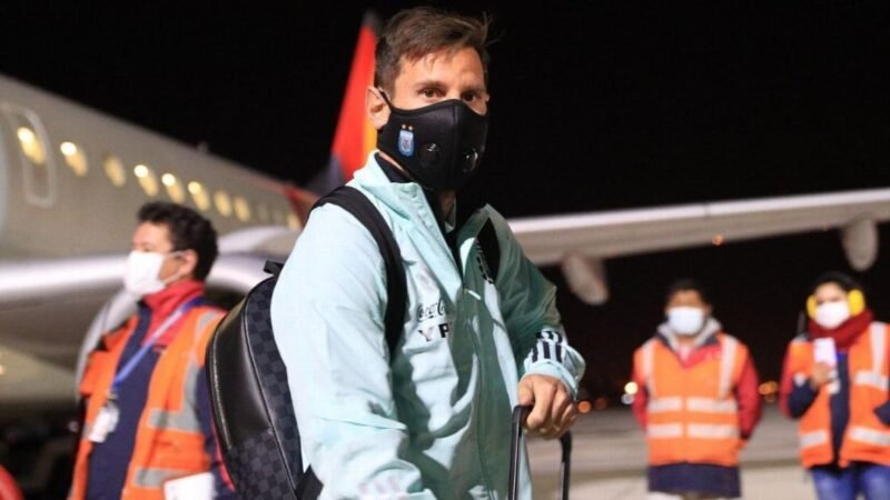 Encabezada por Messi, la selección Argentina llegó a La Paz para enfrentar a Bolivia