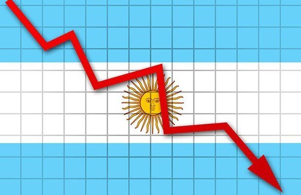 Financial Times :»Argentina, en rumbo de colisión hacia una devaluación»
