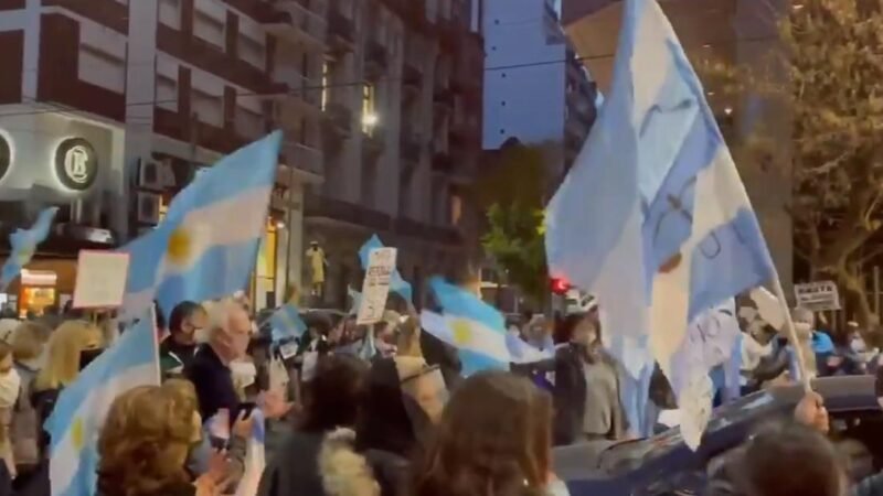 Cacerolazo frente al Congreso contra la reforma al Ministerio Público Fiscal