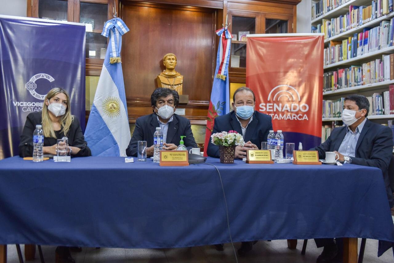 La ministra Centurión se reunió con Senadores