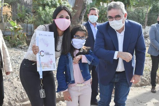 Raúl entregó 30 nuevos hogares en Valle Viejo