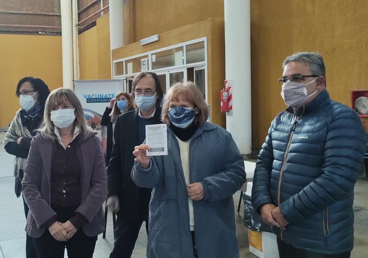Como sigue el calendario de vacunación contra el coronavirus