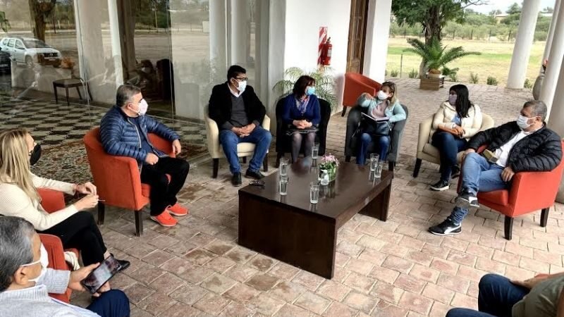 FECLISA acordó con el ejecutivo en ayudar con camas para descomprimir el sector público