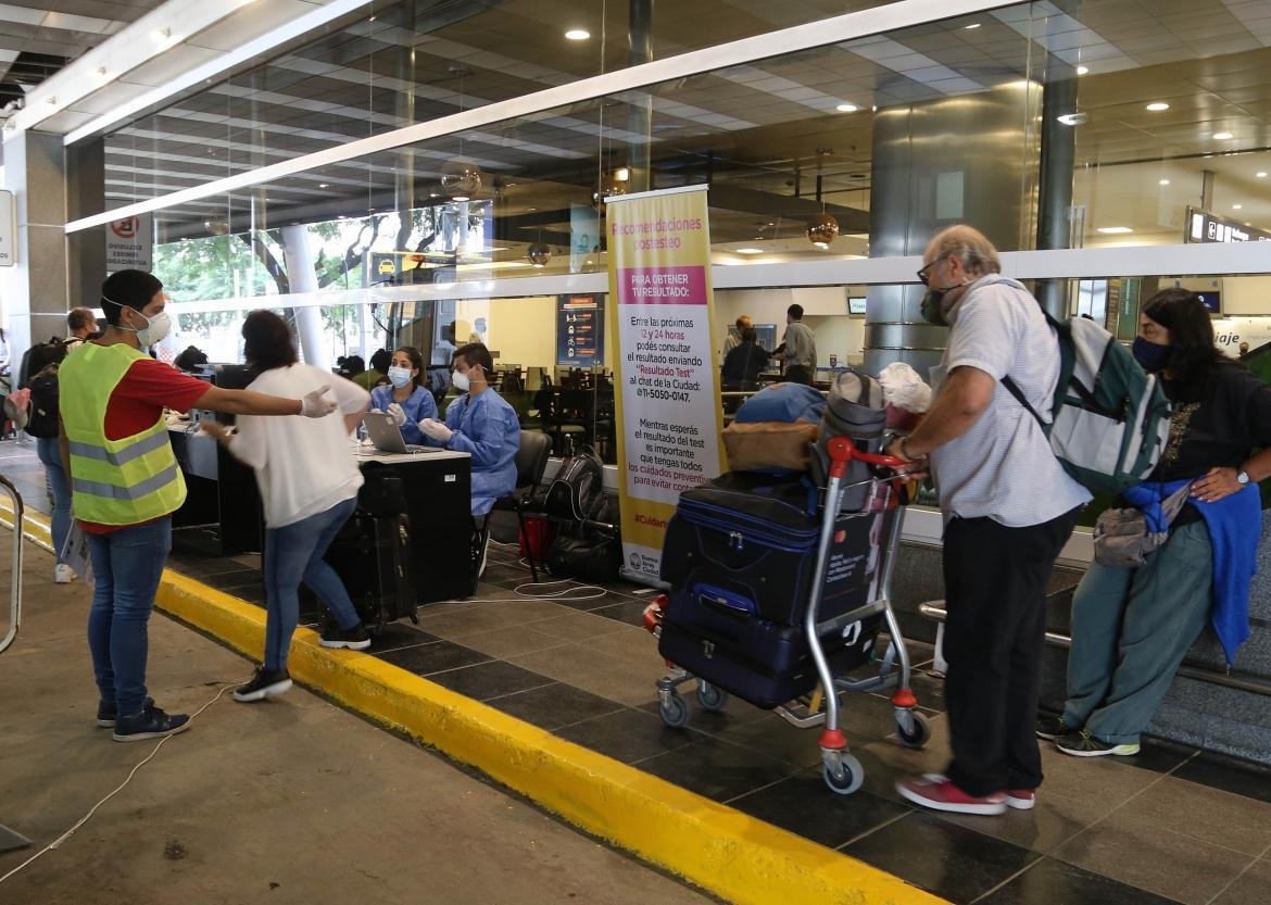 Falta de vacunas: Buenos Aires insiste en defender las restricciones
