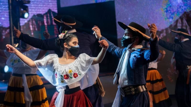 ¡En vivo! Seguí la quinta noche de la Fiesta del Poncho