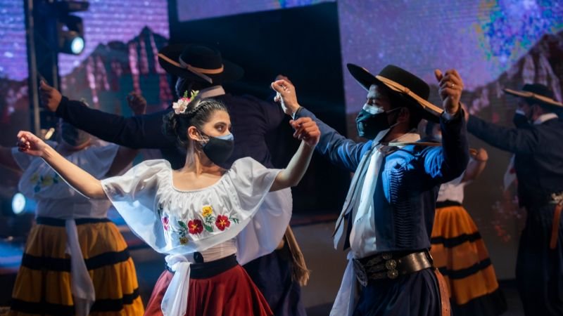 ¡En vivo! Seguí la quinta noche de la Fiesta del Poncho