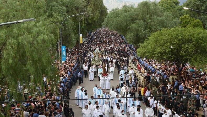 Una multitud peregrinó junto a la Virgen del Valle