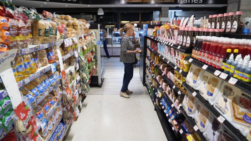 INDEC: la inflación de febrero fue de 6,6% y acumuló un 102,5% en los últimos doce meses