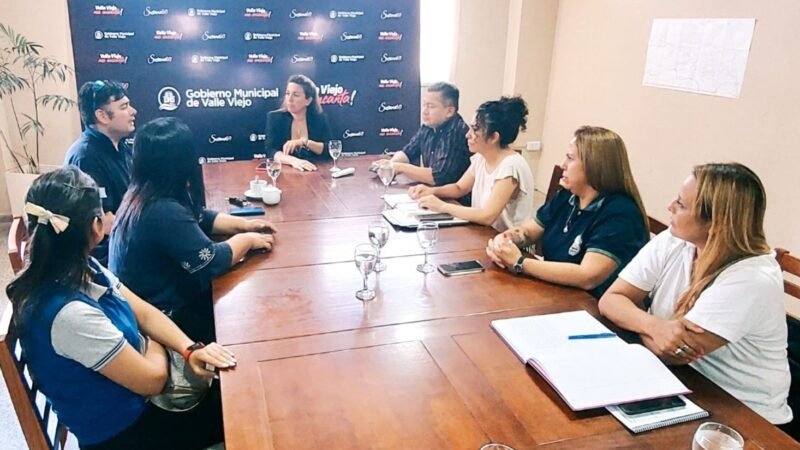 aumento salarial para docentes del Sistema Educativo Municipal de Valle Viejo