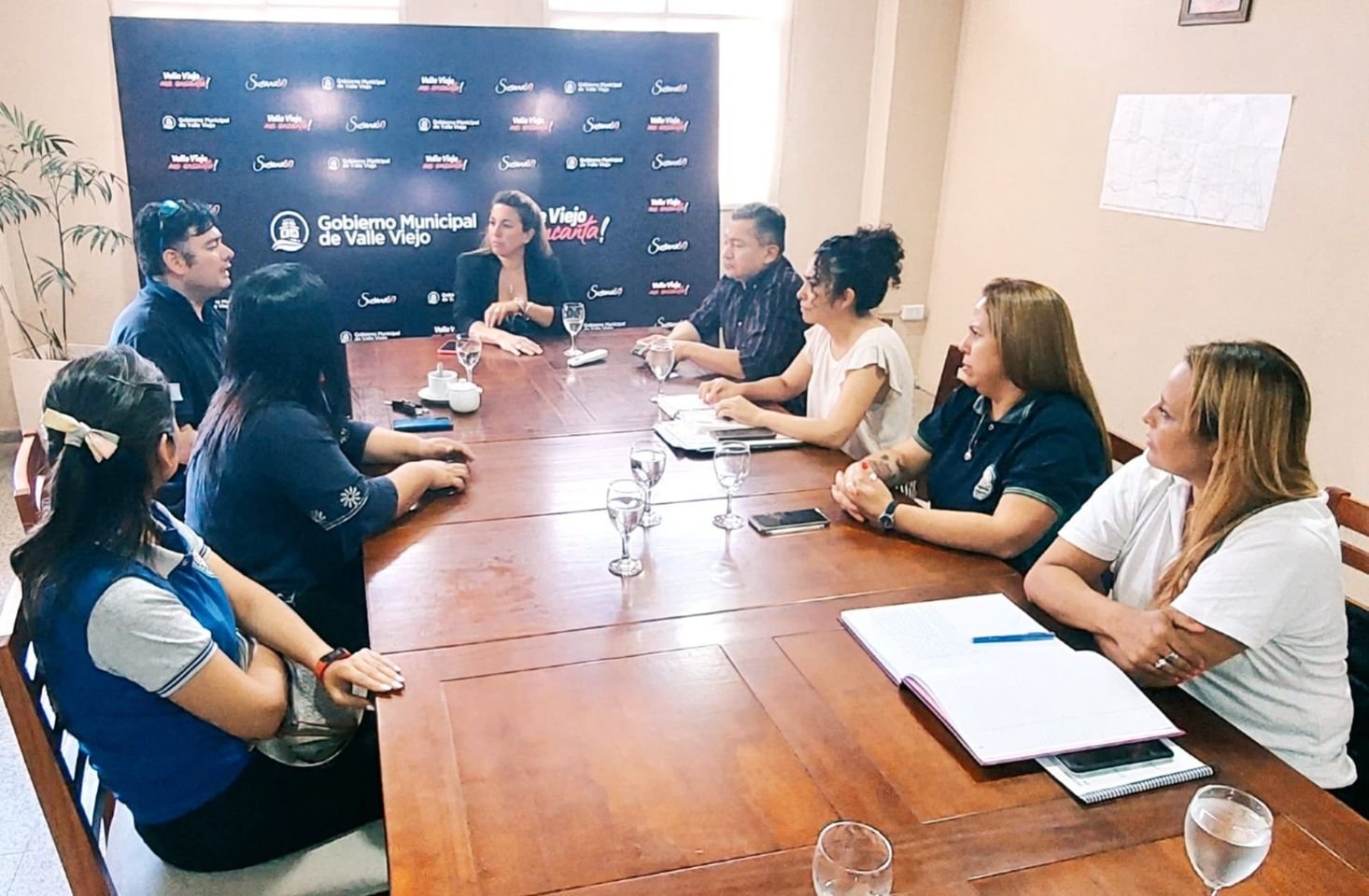aumento salarial para docentes del Sistema Educativo Municipal de Valle Viejo