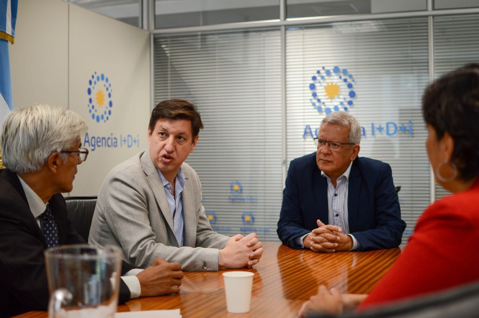 El ministro de Ciencia e Innovación Tecnológica firmó convenio para realizar proyecto de investigación científica