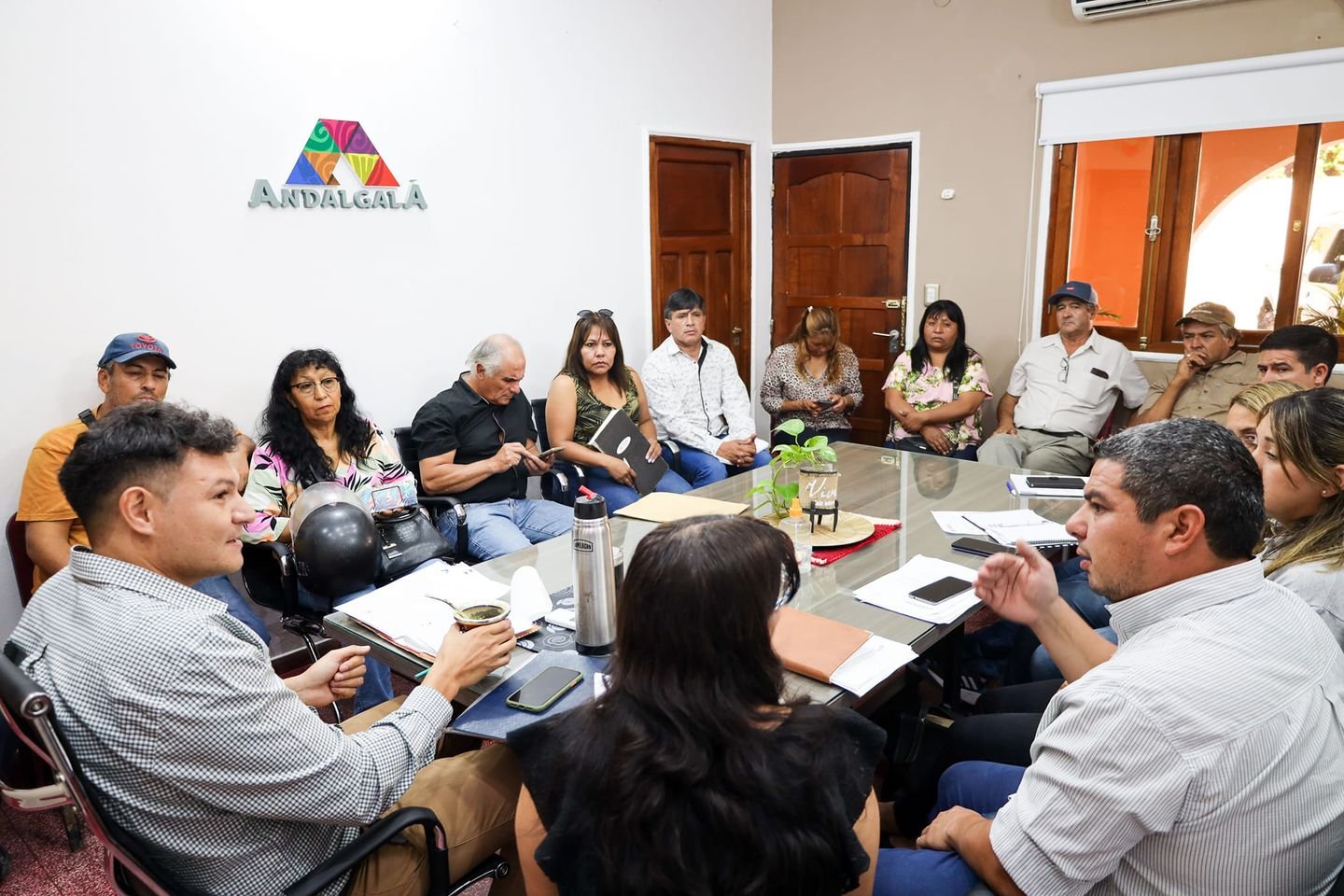 El intendente Córdoba acordó una suba salarial de 42% para los empleados municipales