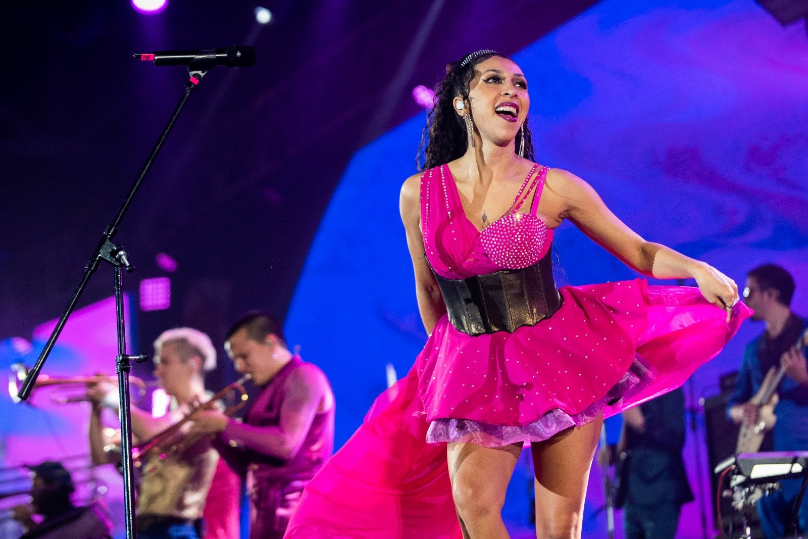 La Delio Valdez puso a todos a bailar en su debut en el Poncho