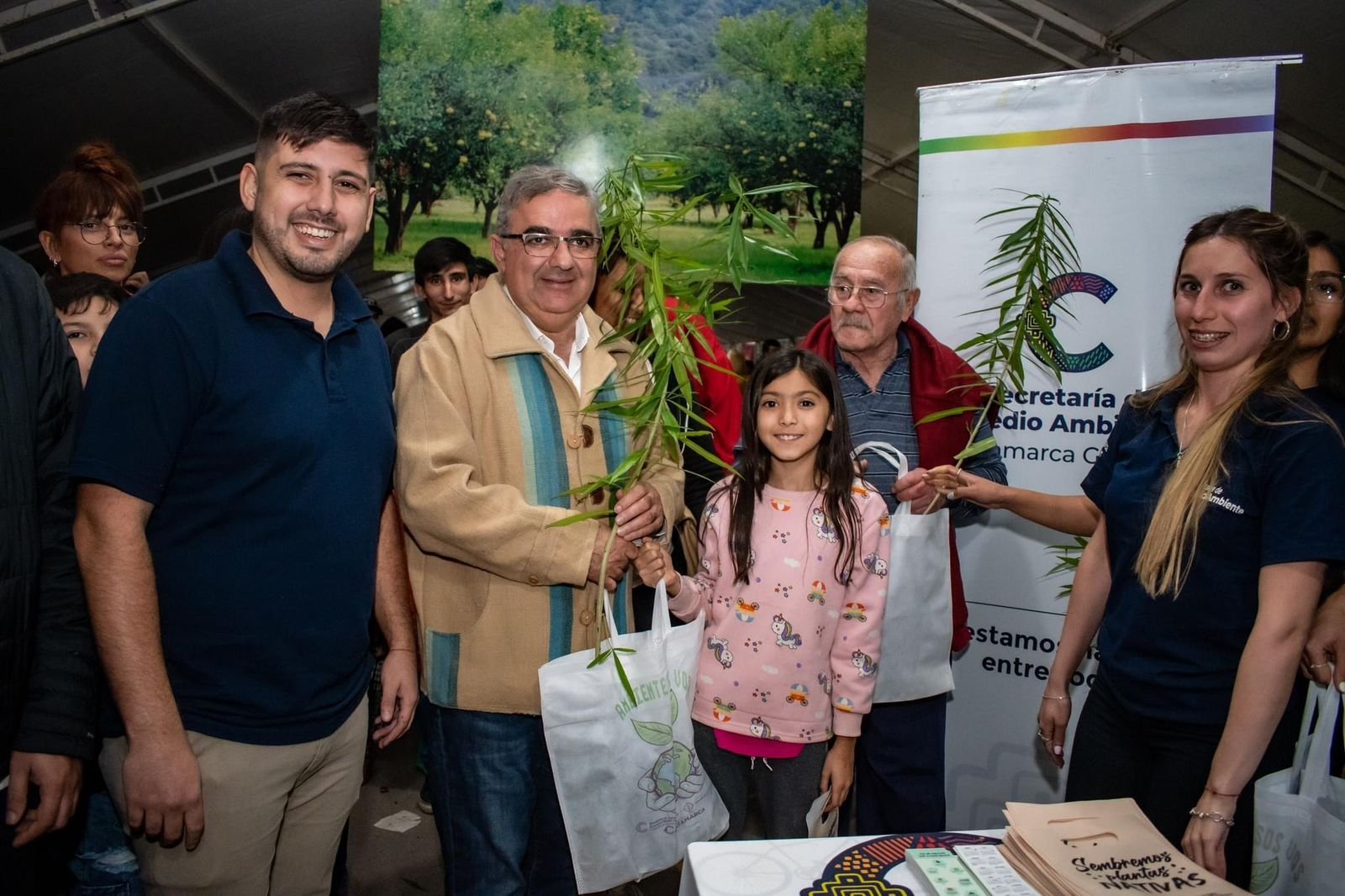 Ambiente entrego más de 7.000 plantas y vuelve con el programa “Construyámos hoy, un futuro verde”