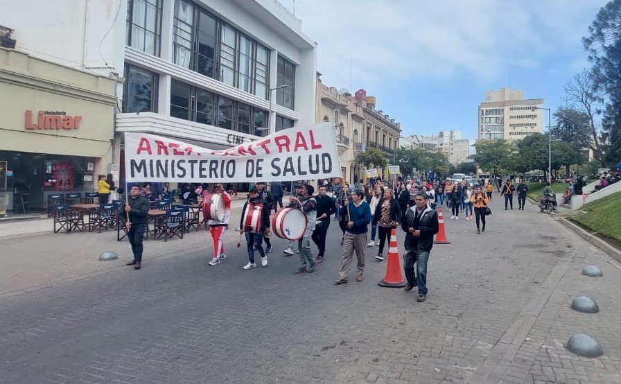 Marchan nuevamente los trabajadores estatales reclamando al Gobierno por la mala liquidación de sueldos