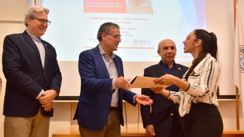 Becas al mérito académico y premios Santander Río