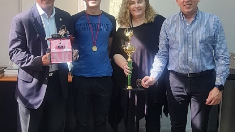 Estudiantes de la Facultad de Tecnología, en el primer y tercer puesto de la Liga Nacional de Robótica