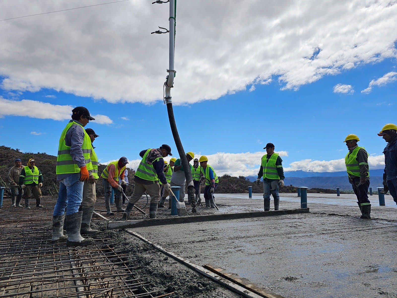 Avanzan en etapas claves de la obra Acueducto y Cisterna Cruz negra