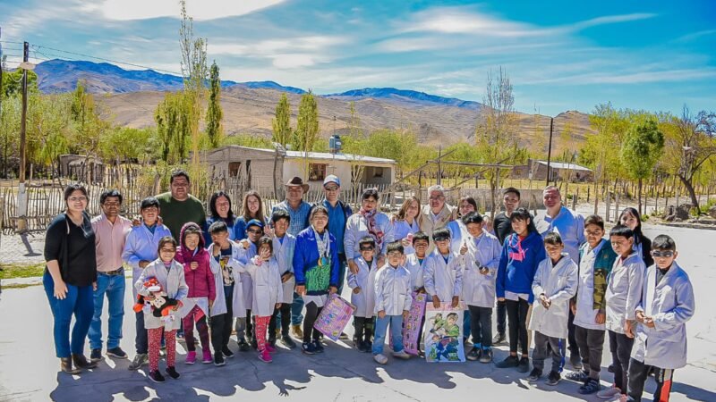 El Gobernador visitó a las comunidades del Alto Valle del Cajón en Santa María