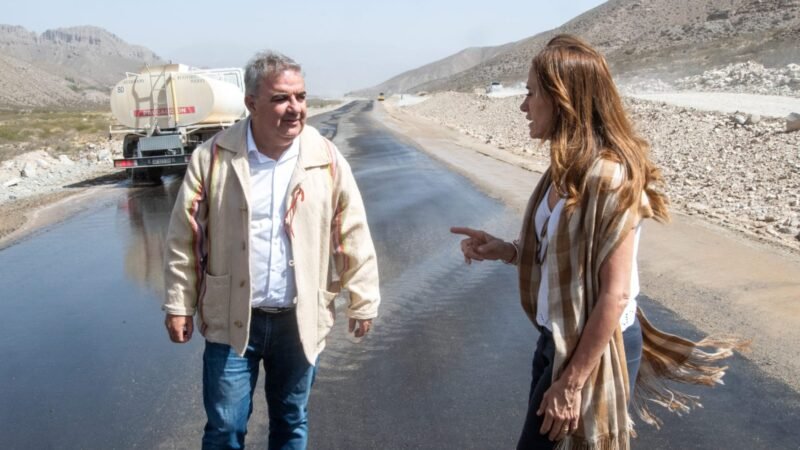 Raúl y Tolosa Paz visitaron la obra de pavimentación de la Ruta Provincial 43