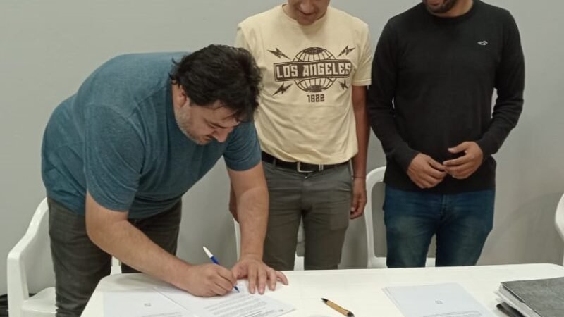 Firma de convenio con Villa Dolores y Coronel Daza