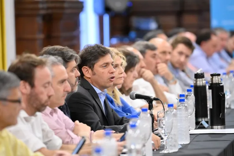 Con la presencia de Jalil, gobernadores de UxP fijan posición ante Milei