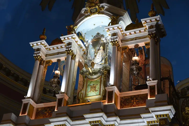 Con la Bajada de la Virgen comenzaron las festividades en su honor