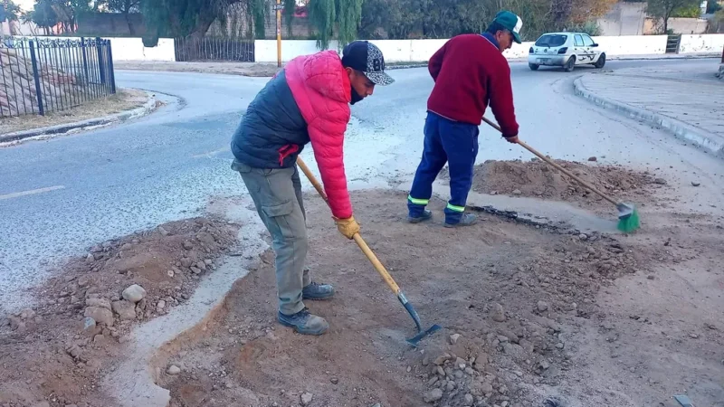 Avanza la remodelación de la rotonda de El Minero